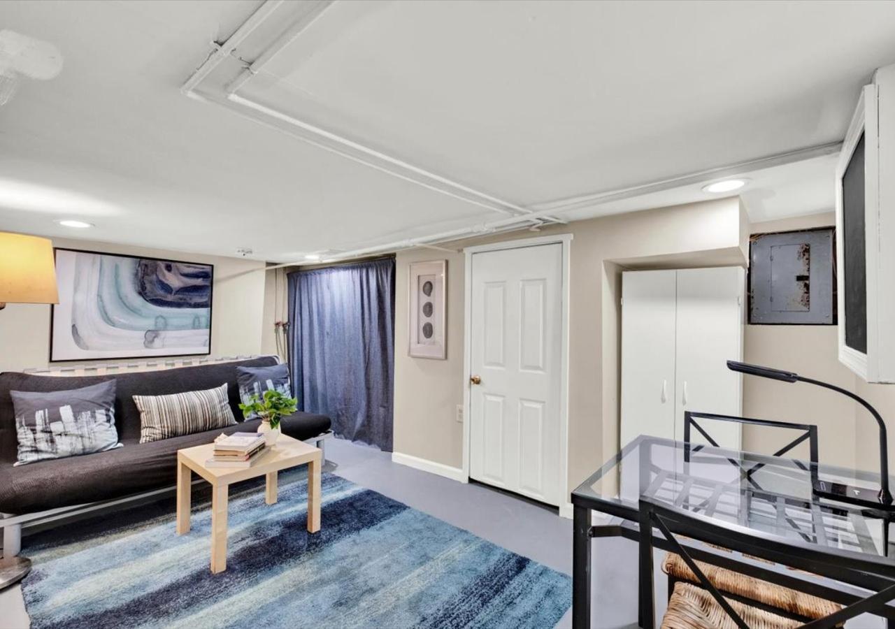 2 Miles From The Convention Center Holiday home *